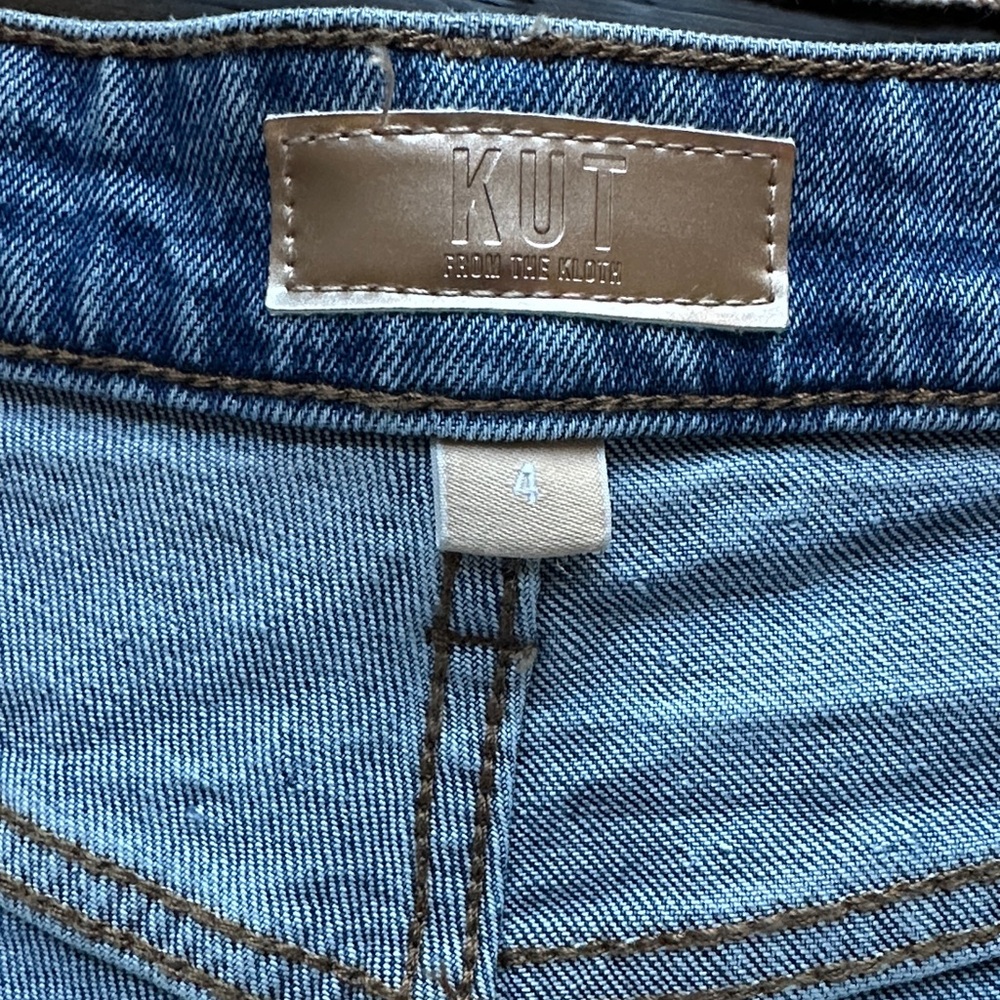 Kut from the Kloth Distressed Blue Jean Shorts Size 4 - Picture 4 of 11